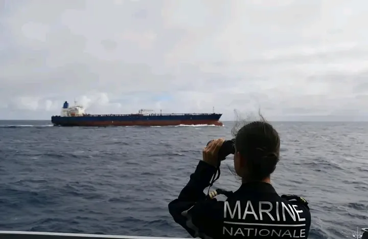 France : la Marine arraisonne un pétrolier de la flotte fantôme, une enquête ouverte contre le capitaine
