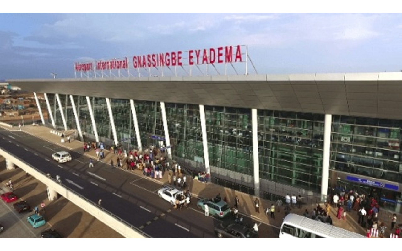 Aéroport international« Gnassingbé Eyadema » de Lomé : Un douanier soutire 250 .000 FCFA à un Béninois