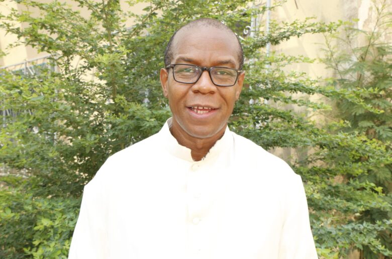 Vient de paraître : « La Démocratie en Afrique. Le Réveil prévisible des vieux démons » du Père Raymond Goudjo