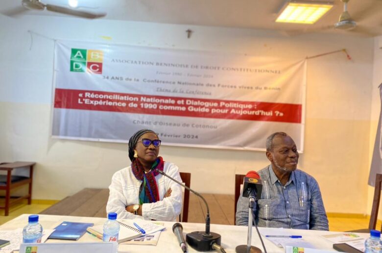   Conférence-débat de l'ABDC : Robert Dossou appelle à travailler sur l'homme
