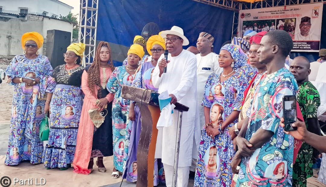 Fête des mères : Le message de Boni Yayi aux femmes de la 15e CE