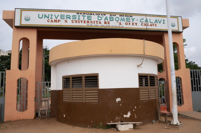 Université d'Abomey-calavi : Les étudiants sans carte d'étudiant sonnés par le recteur 