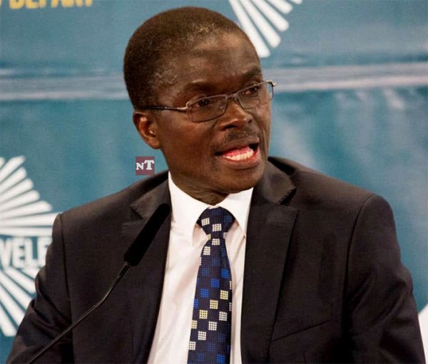 Économie mondiale et coopération internationale : Lazare Sèhouéto dénonce les élites africaines