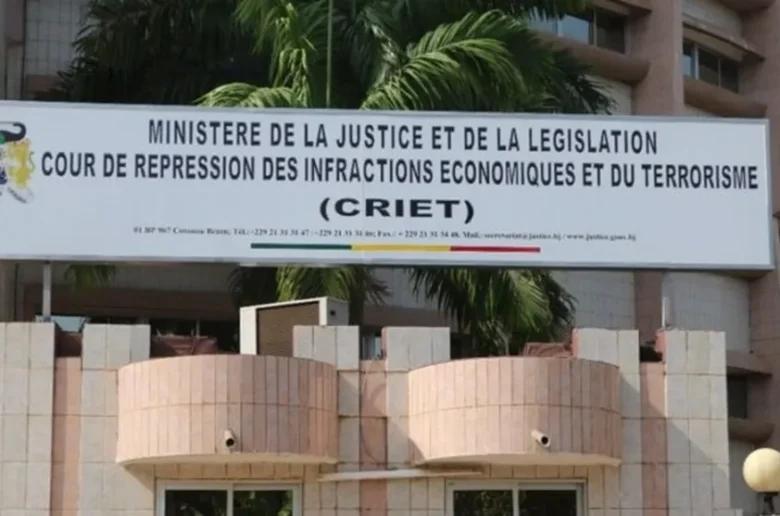 Cybercriminalité : Un présumé Chef d'Arrondissement et promoteurs de Bars arrêtés