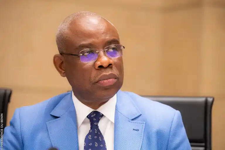 Bénin : le ministre Tonato interdit toutes activités de baignade et de pêche à la plage Fidjrossè, la raison