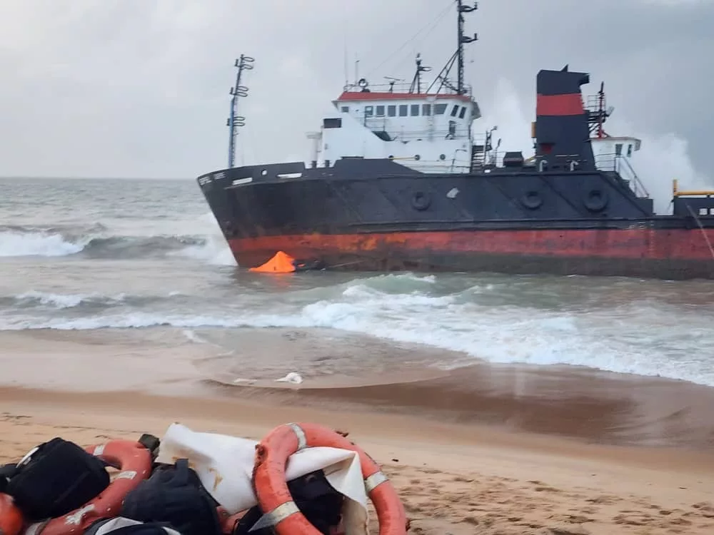 Procès des membres de l'équipage du bateau échoué à Fidjrossè  : La Cour ordonne le démantèlement du navire