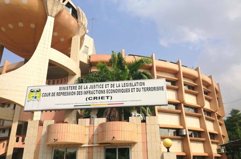 Pour avoir tenté d'introduire du chanvre indien à Akpro-Missérété: Sur 03 personnes jugées, 02 condamnées