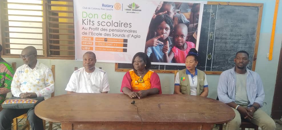 Distribution de kits scolaires aux pensionnaires de l’école des sourds muets d’Agla :Rotary Club Rive Gauche Cotonou et la fondation Meriem soulagent une grosse peine