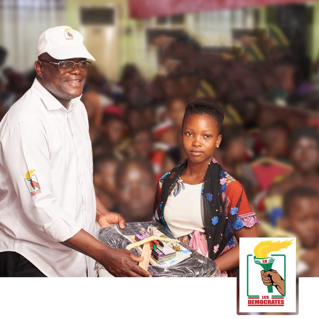 15ème circonscription électorale : L'honorable Gafari Adéchokan offre 600 kits scolaires aux enfants démunis