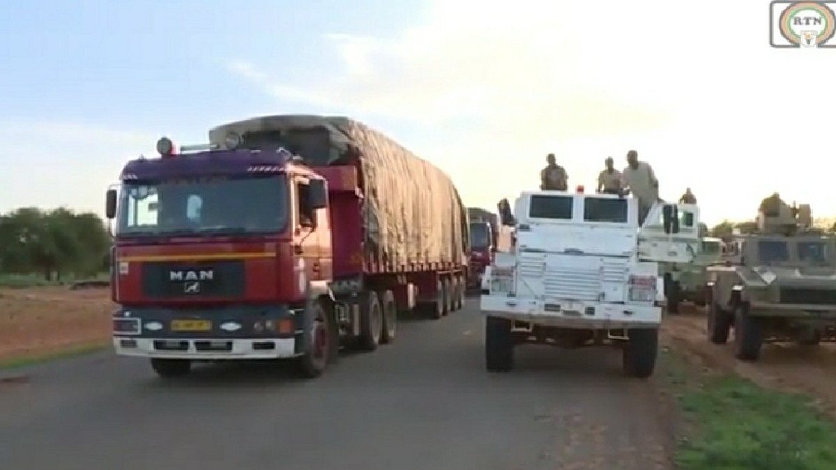  Niger : Des camions incendiés à Tillabéry