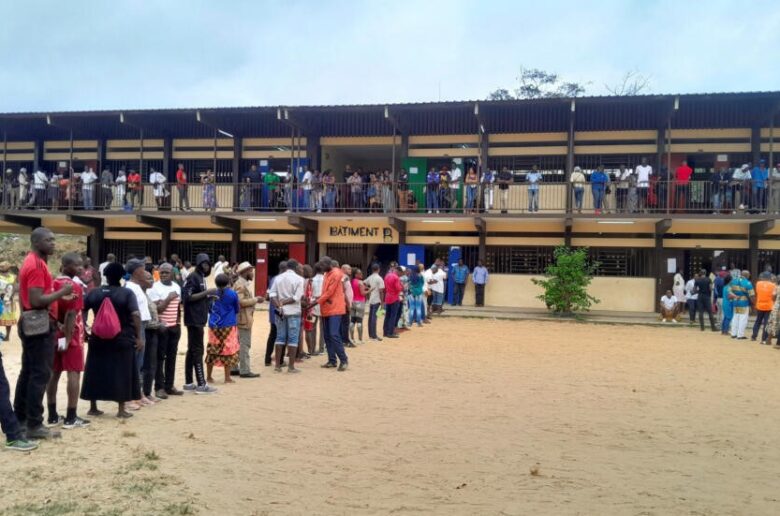 Référendum sur le projet de constitution : Plus de 850.000 Gabonais aux urnes pour dire "oui" ou "non"