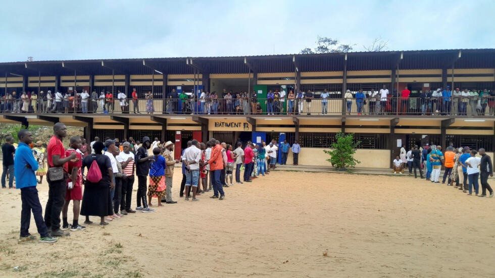Référendum sur le projet de constitution : Plus de 850.000 Gabonais aux urnes pour dire "oui" ou "non"