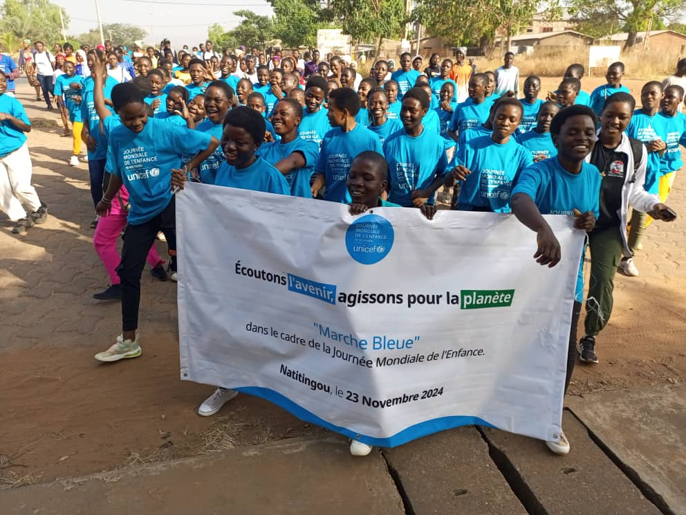 Journée Mondiale de l'Enfant édition 2024 : L’Unicef clôture la célébration via une marche bleue festive et écocitoyenne