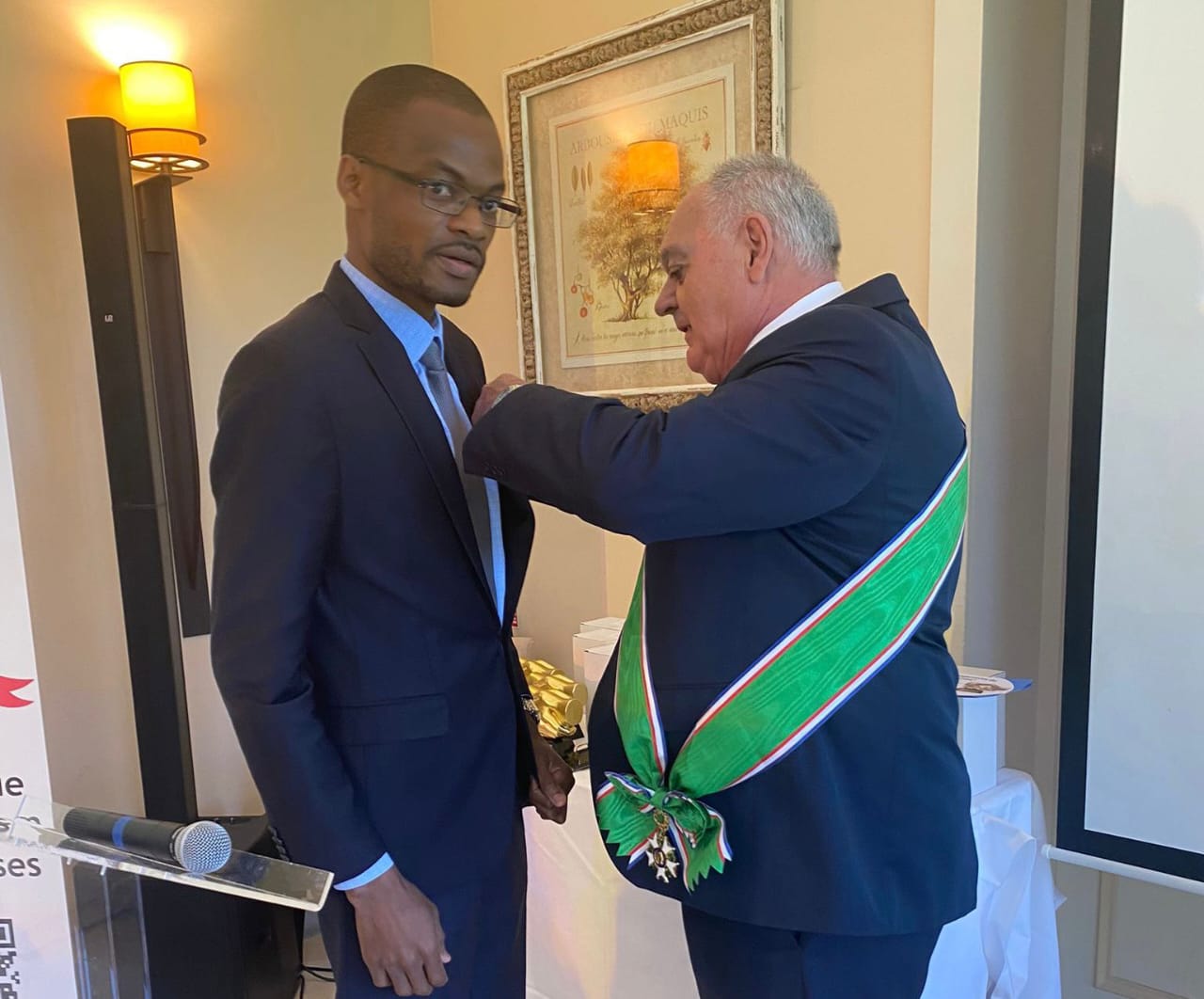 France : Léonce Houngbadji reçoit la Médaille d’Or du Mérite Philanthropique à Lille