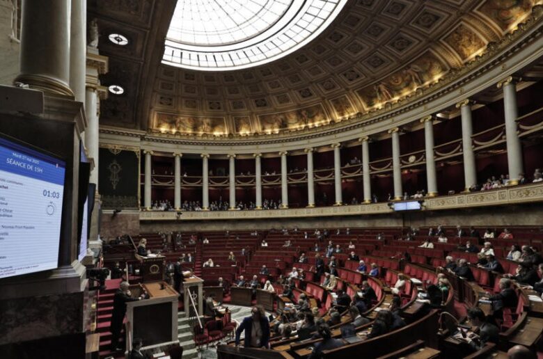 France : L’Assemblée nationale adopte la proposition de loi créant un « droit à l’aide à mourir » 