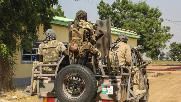 Nigeria : Au moins 20 soldats tués après un raid de gangs armés dans l’ouest du pays