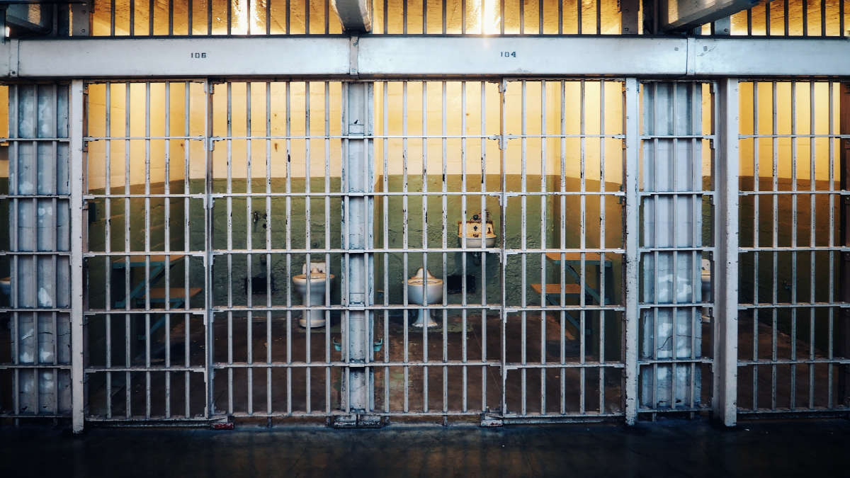 Bénin : Un élève de Terminale risque 5 ans de prison pour vol et escroquerie en ligne
