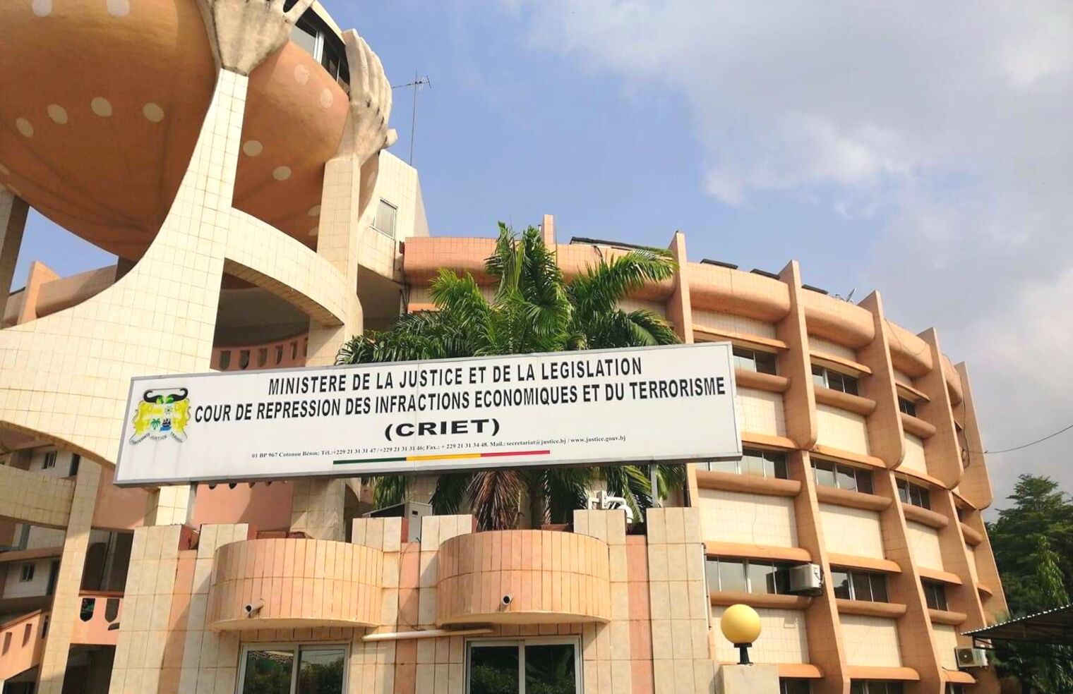 CRIET au Bénin : Le ministère public requis 3 ans de prison ferme contre deux individus  pour extorsion de fonds