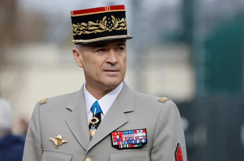 Armées françaises : Le général Fabien Mandon succède au général Thierry Burkhard