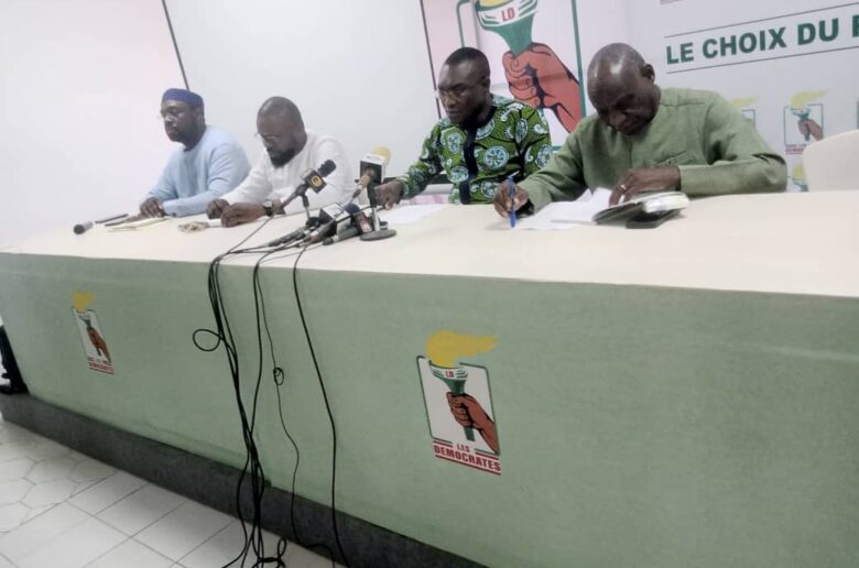 Élections 2026 : L'opposition alerte sur le retard des fiches de parrainage
