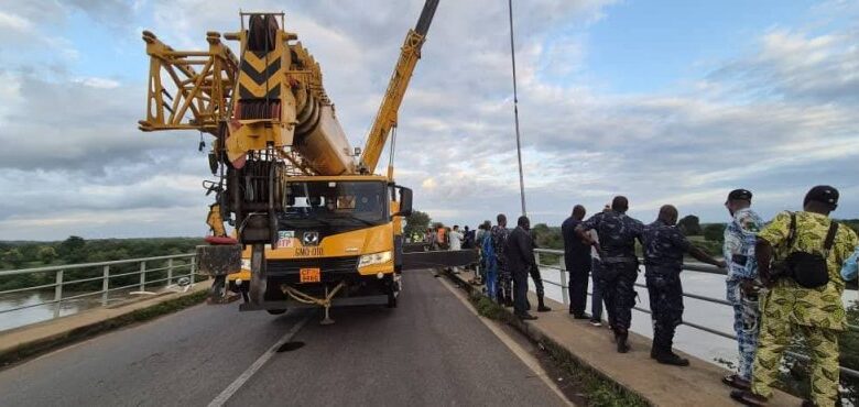 Chute d'un bus dans le fleuve Ouémé  : 44 passagers toujours portés disparus