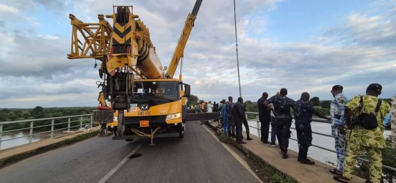 Chute d'un bus dans le fleuve Ouémé : 44 passagers toujours portés disparus