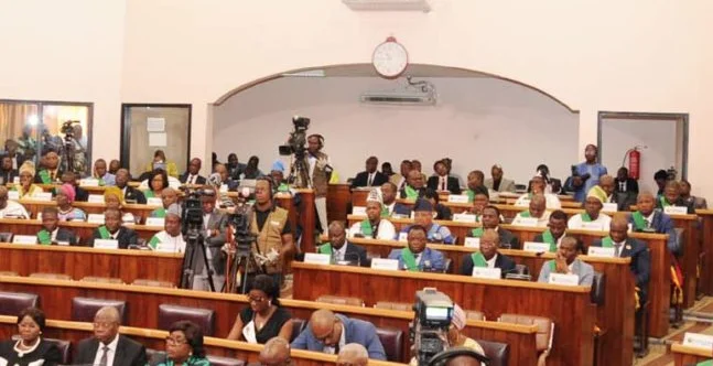 Bénin : La révision de la Constitution de nouveau en téléchargement