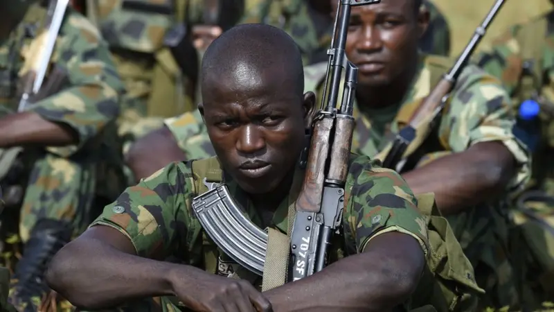 Face à la désertion des jeunes : L’armée nigériane menace d’enrôler de force