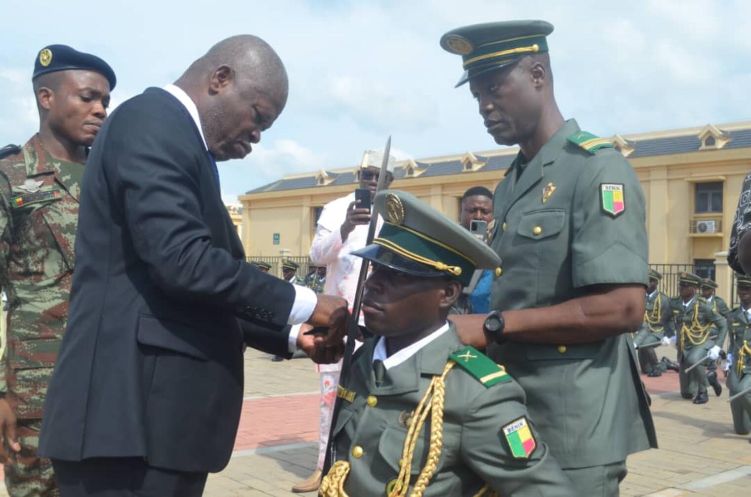 Forces Armées Béninoises : 73 nouveaux Officiers consacrés à Allada