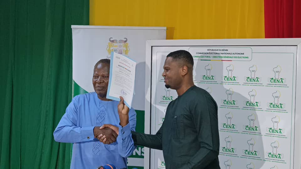 Elections communales 2026 au Bénin : Les  Démocrates reçoivent leur récépissé provisoire de la CENA, réaction de  Eric Houndété