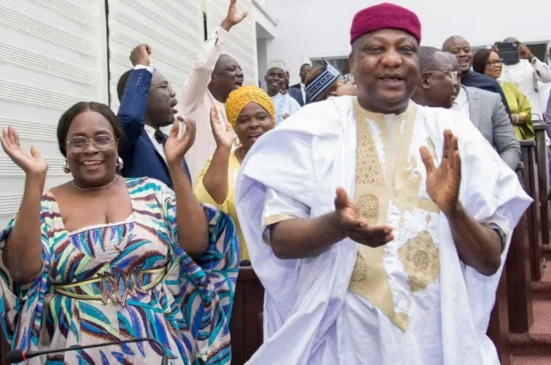 Tournée de vulgarisation de la nouvelle Constitution au Bénin : Le médecin après la mort