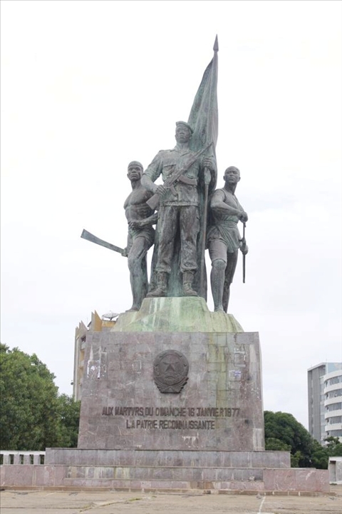 Hommages aux martyrs du putsch manqué : Nécessité de dépolitiser le débat