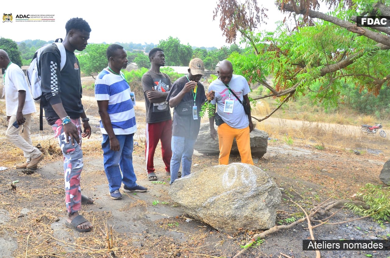 Ateliers nomades de sculpture en pierre granite de savè : Les génies de pierre en résonnance à Fiditi