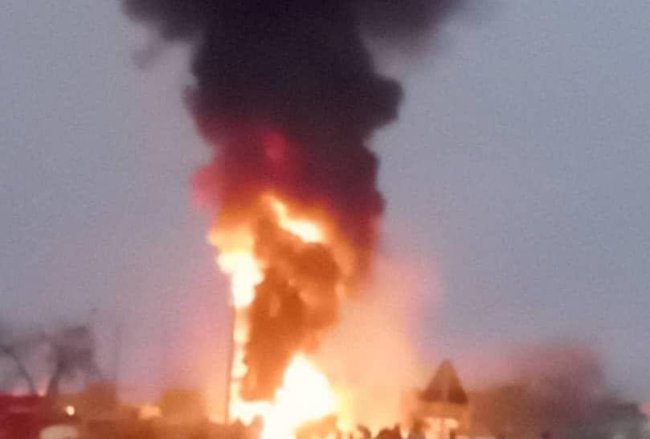 Malanville : Un grave incendie après la collision d’un bus avec un camion
