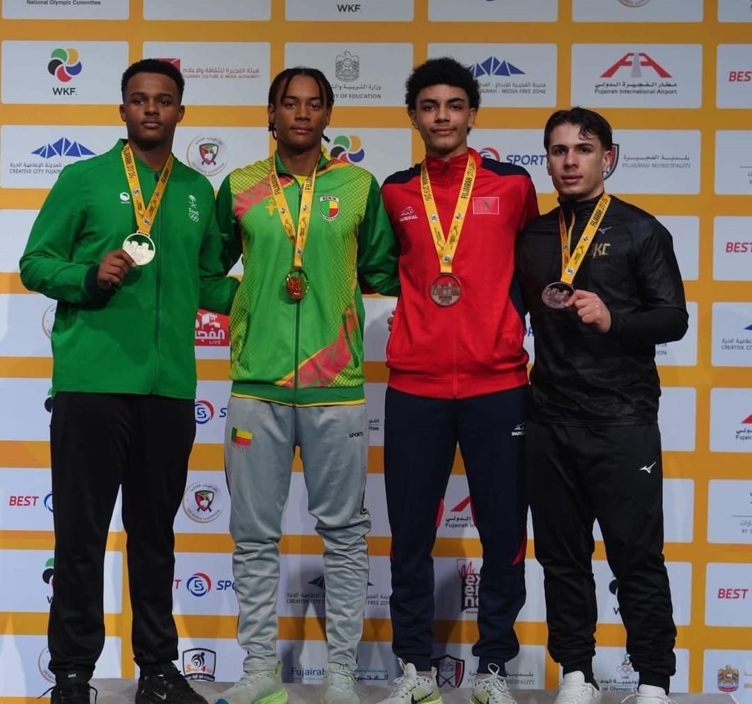 Youth League de Fujairah aux Émirats arabes unis : Ihsane Adjanonhoun en Or