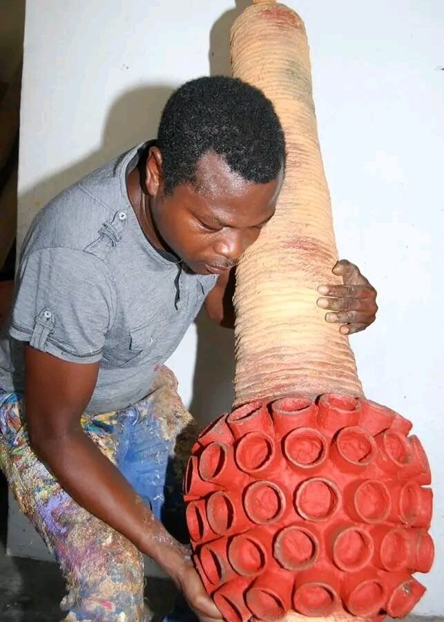 Exposition ‘’ Au-delà de l’instant’’ à la Galerie ZATO de Cotonou :  Le collectionneur d’Art Michel Dossou parraine l’évènement