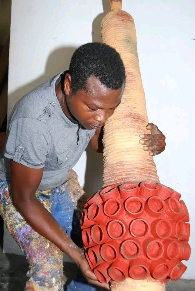Exposition ‘’ Au-delà de l’instant’’ à la Galerie ZATO de Cotonou : Le collectionneur d’Art Michel Dossou parraine l’évènement