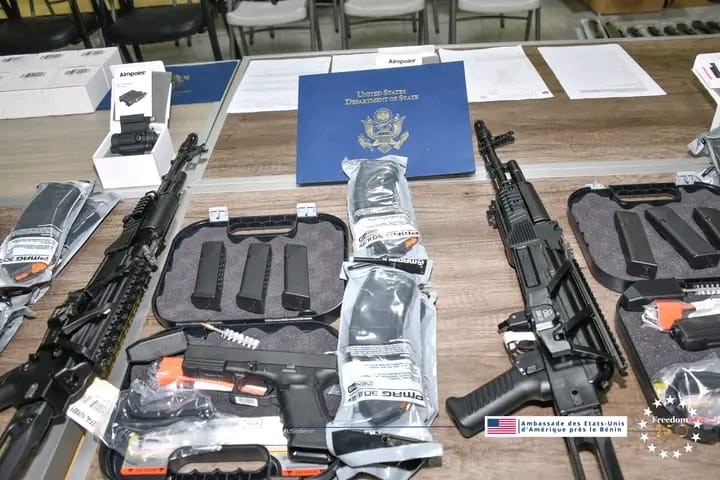 Sécurité transfrontalière :  Les Usa dotent la Police républicaine en armes et équipements