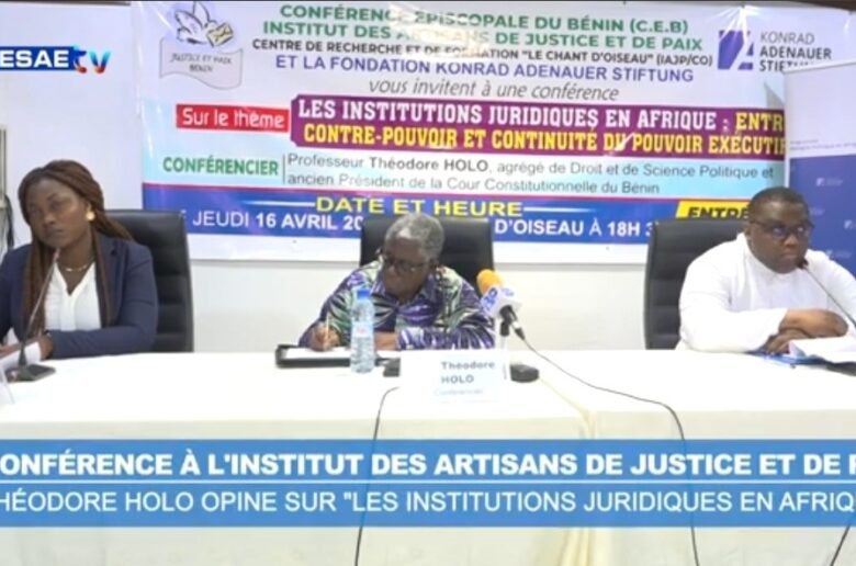 Conférence sociale à l’IAJP : Théodore Holo questionne l’efficacité des contre-pouvoirs en Afrique
