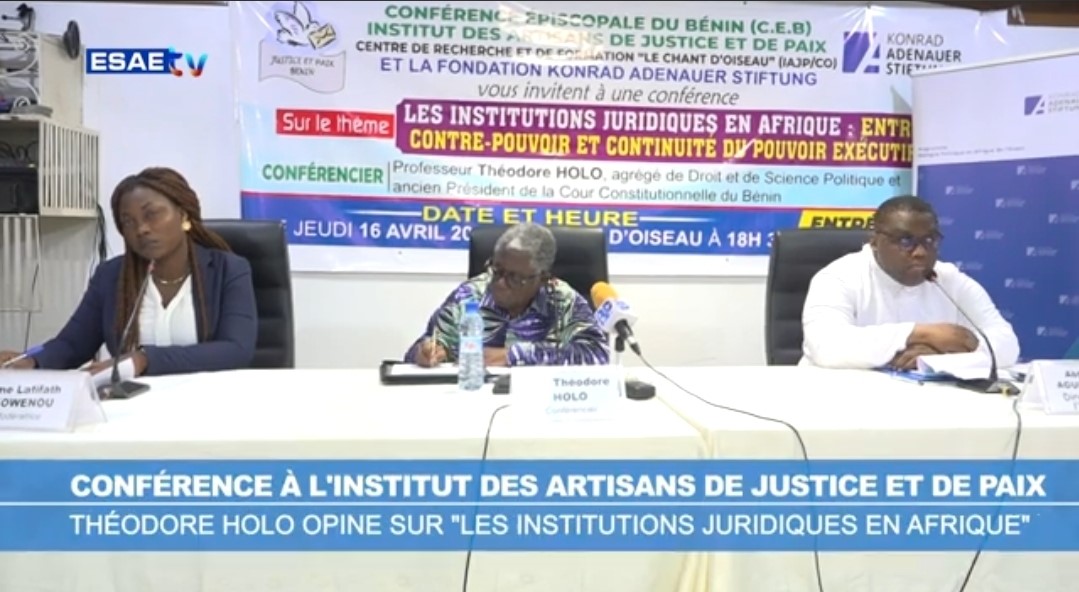 Conférence sociale à l’IAJP : Théodore Holo questionne l’efficacité des contre-pouvoirs en Afrique