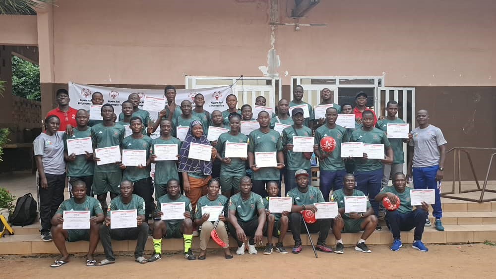 Développement du Floorball au Bénin : Pierre Adeochoun et Special Olympics Bénin s’engagent pour un  nouvel élan