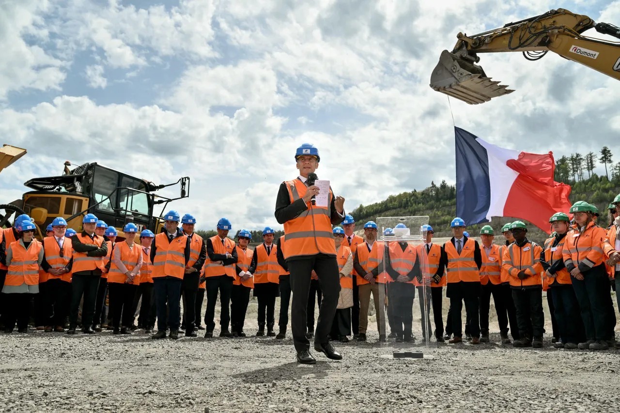 Souveraineté énergétique et minerais stratégiques: Macron visite  la mine de lithium de la ‎France