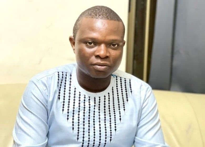 Bénin : la Criet condamne l’écrivain et militant Julien Kandé Kansou à 24 mois de prison ferme