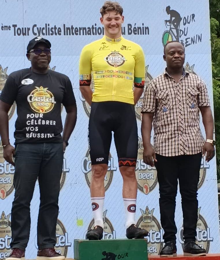 Tour du Bénin 2026 : Christians Belohvosciks arbore désormais le maillot jaune