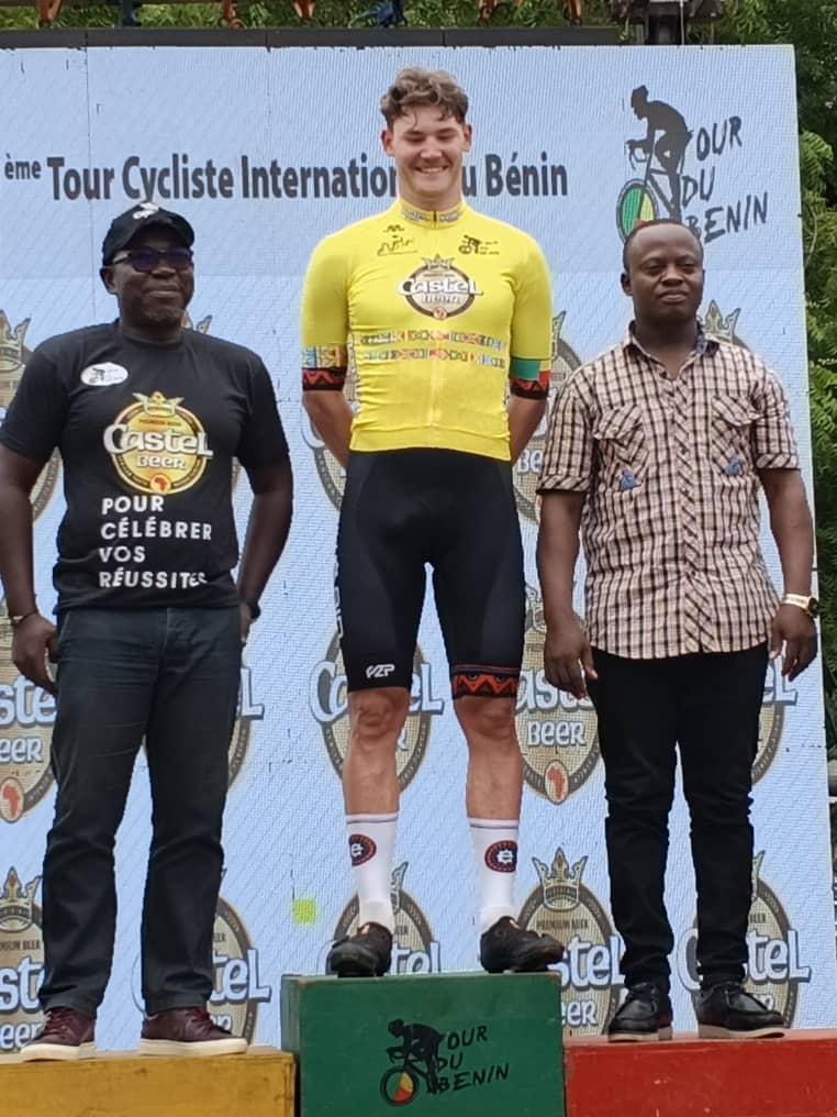 Tour du Bénin 2026 : Christians Belohvosciks arbore désormais le maillot jaune