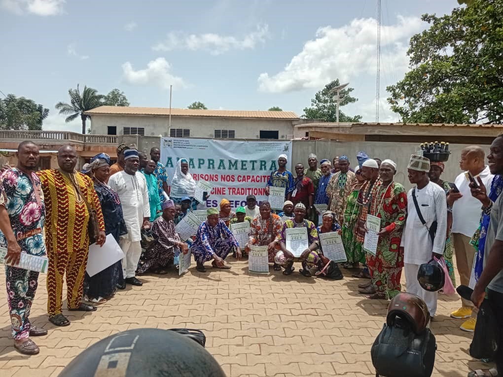 Praticiens de la Médecine Traditionnelle au Bénin : L’ANAPRAMETRAB/Ouémé sensibilise ses membres de Porto-Novo sur les nouvelles normes instaurées par le gouvernement
