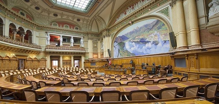 Suisse : la population appelée aux urnes pour se prononcer sur un plafonnement de sa population