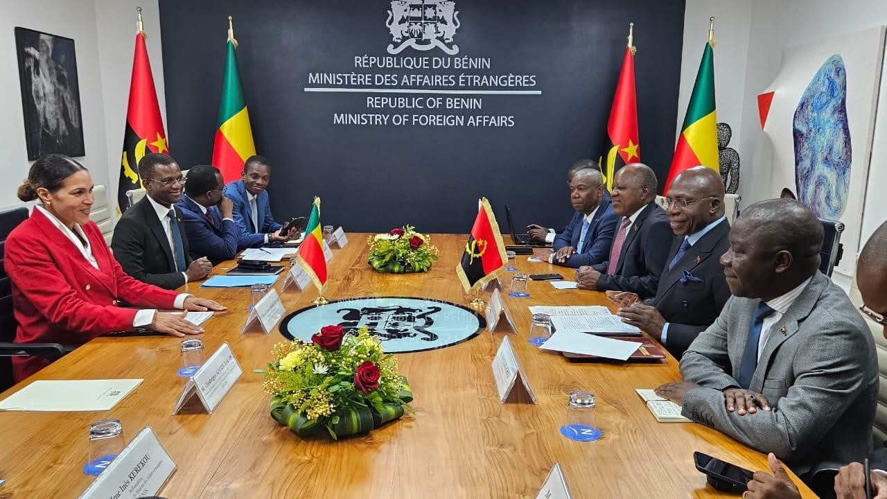 Première session des consultations diplomatiques et politiques entre le Bénin et l’Angola: Corinne Amori Brunet et Tété Antonio renforcent la coopération entre les deux pays
