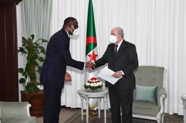 ‎Diplomatie : Bamako et Alger reprennent le dialogue après un an de crise diplomatique