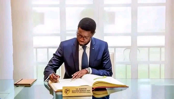 Sénégal : Diomaye Faye conteste la révision constitutionnelle